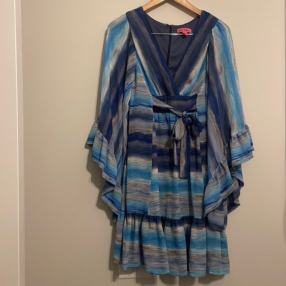 Betsey Johnson Dresses & Skirts - Betsey Johnson Bell Sleeve vintage Y2k Dress size 10 EUC